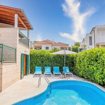 فندق Liza Hvar Island 4*