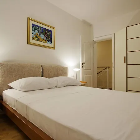 Liza Hvar Island 4* هفار