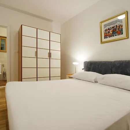 Liza Hvar Island 4* هفار