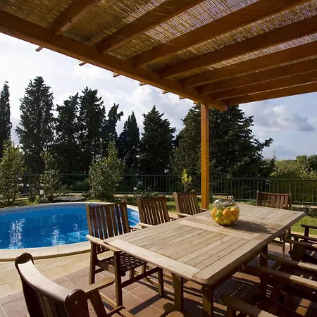 Liza Hvar Island فندق